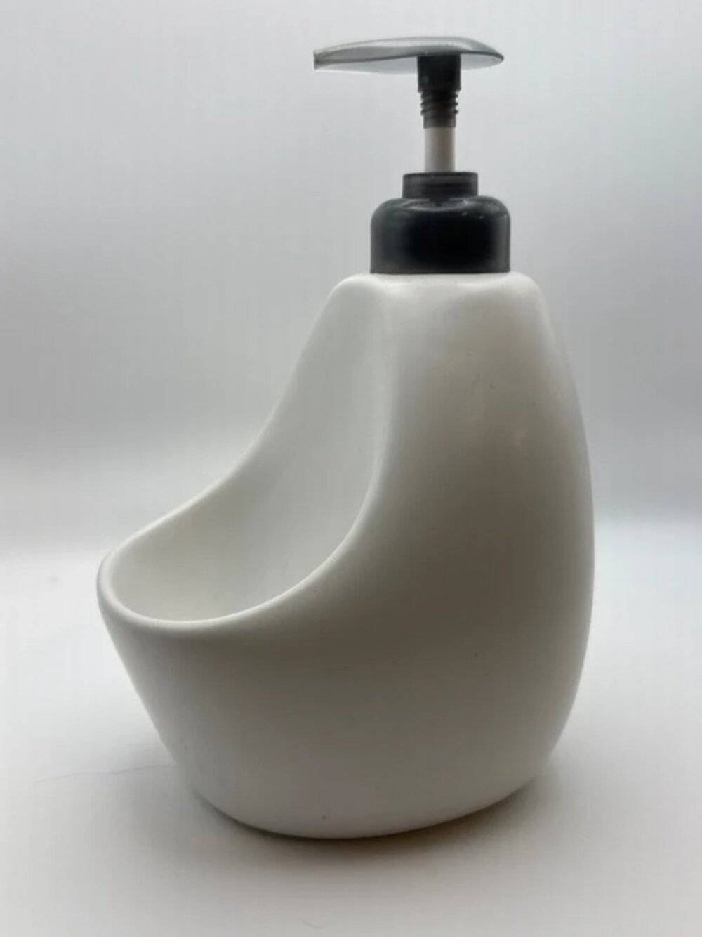 Umbra Soap Dispenser Ceramic with Sponge Holder 20oz 4x5x8 inches